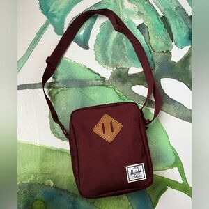 Herschel Crossbody 2.6L Crossbody Shoulder Bag maroon burgundy wine